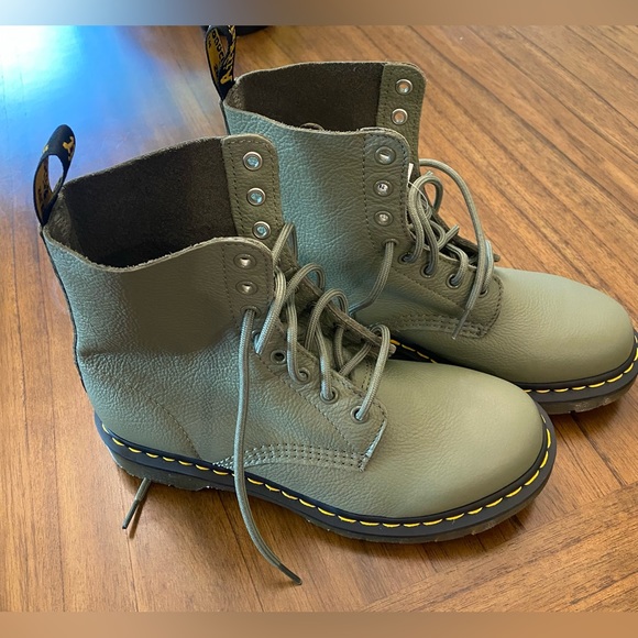 Dr. Martens Pascal 1460 Leather boots - Picture 9 of 12